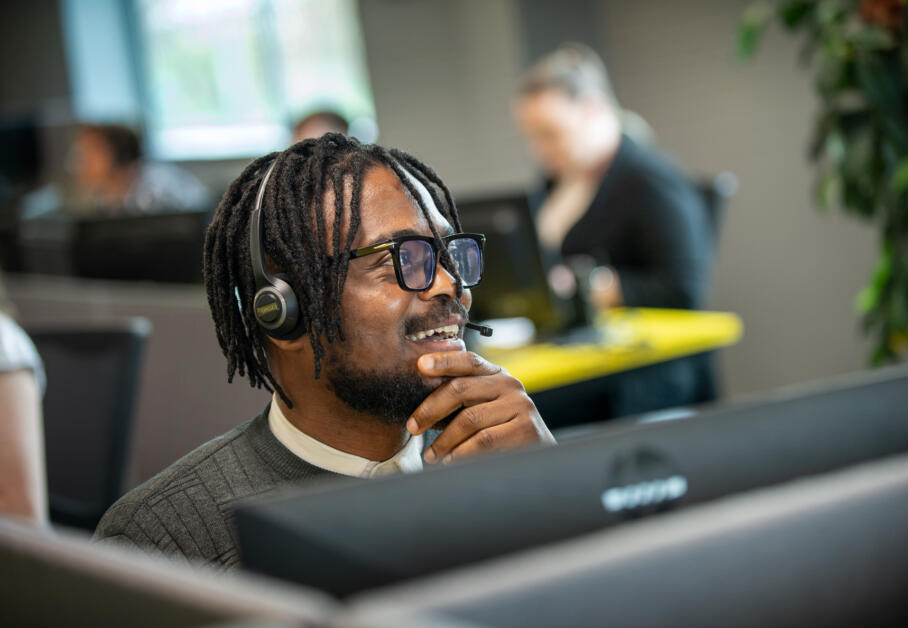Lemon Contact Centre operator wearing headset for call handling